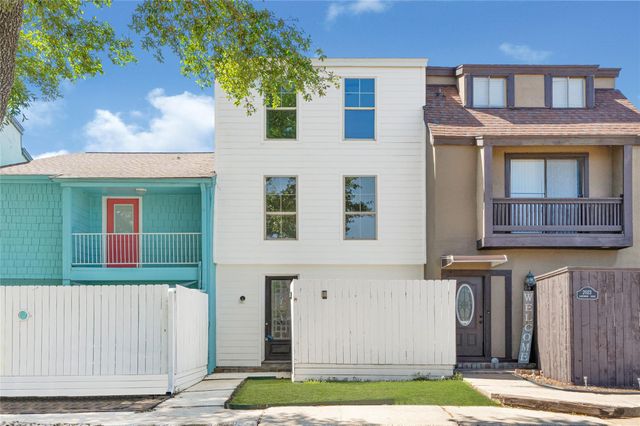 2022 Lakewood Court, Willis, TX 77318