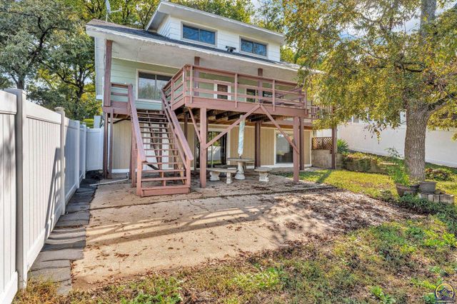 5365 Saratoga DR, Mclouth, KS 66054