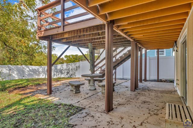 5365 Saratoga DR, Mclouth, KS 66054