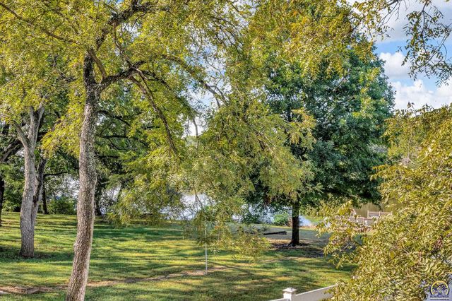 5365 Saratoga DR, Mclouth, KS 66054