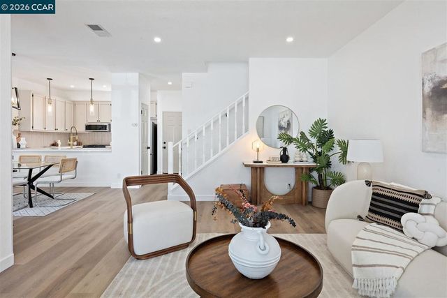 619 Commodore Dr, Richmond, CA 94804