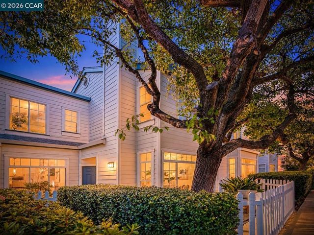 619 Commodore Dr, Richmond, CA 94804