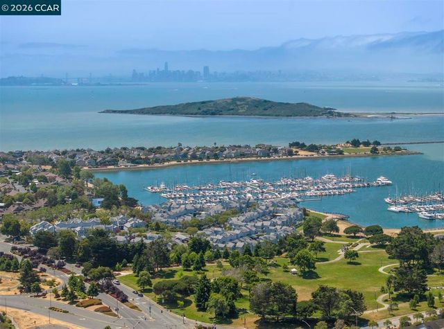 619 Commodore Dr, Richmond, CA 94804