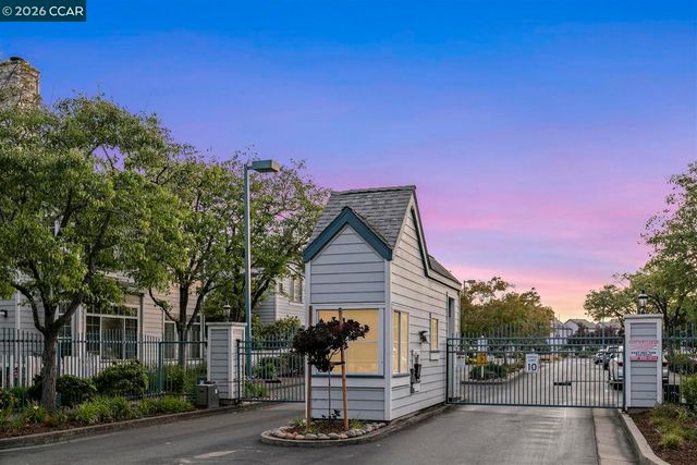 619 Commodore Dr, Richmond, CA 94804
