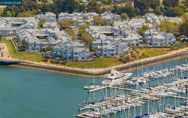 619 Commodore Dr, Richmond, CA 94804