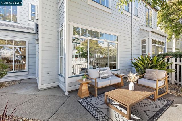 619 Commodore Dr, Richmond, CA 94804