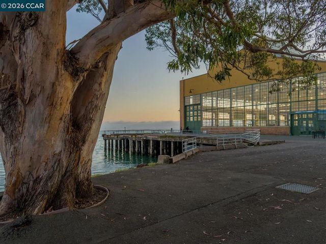 619 Commodore Dr, Richmond, CA 94804