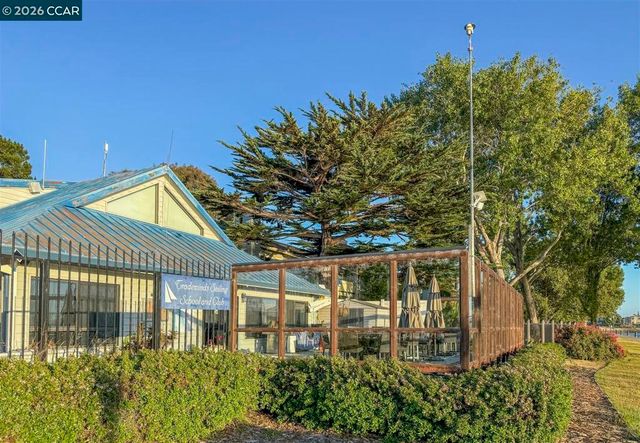 619 Commodore Dr, Richmond, CA 94804