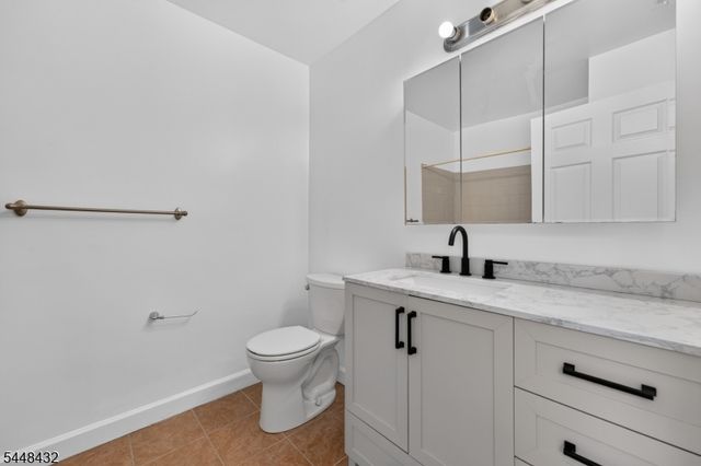 204 Sierra Ct, Woodbridge Twp., NJ 07095