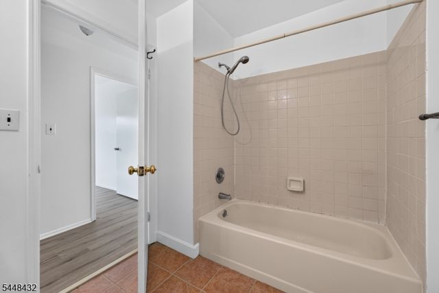 204 Sierra Ct, Woodbridge Twp., NJ 07095