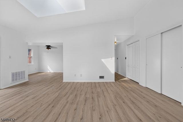 204 Sierra Ct, Woodbridge Twp., NJ 07095