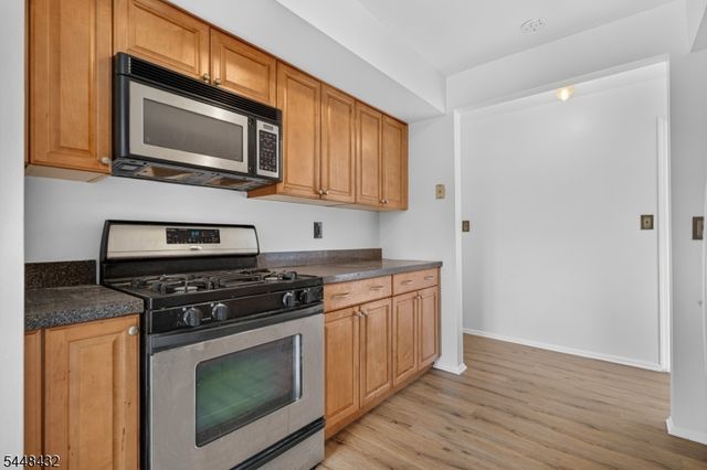 204 Sierra Ct, Woodbridge Twp., NJ 07095
