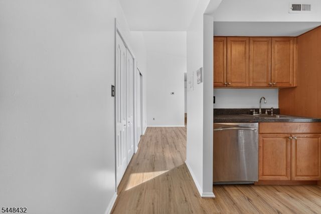 204 Sierra Ct, Woodbridge Twp., NJ 07095