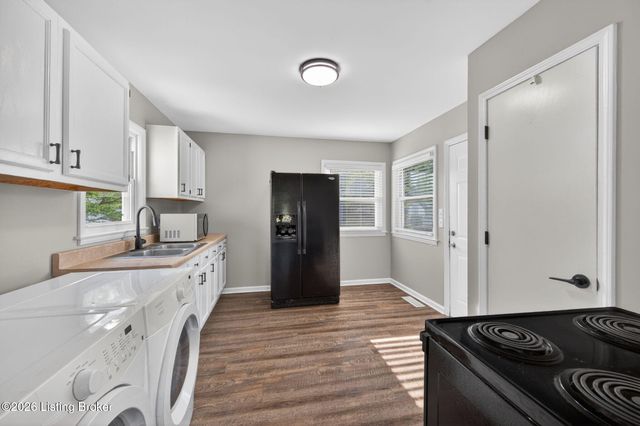 4019 Glenhurst Ave, Louisville, KY 40216