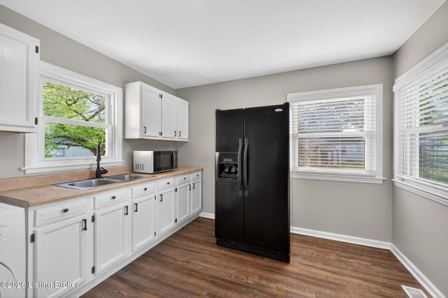 4019 Glenhurst Ave, Louisville, KY 40216