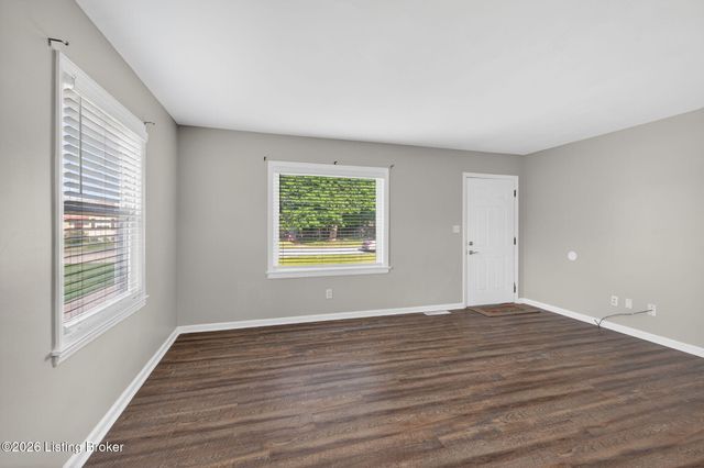 4019 Glenhurst Ave, Louisville, KY 40216