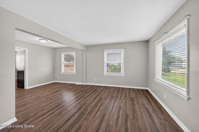 4019 Glenhurst Ave, Louisville, KY 40216