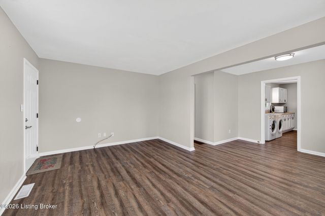 4019 Glenhurst Ave, Louisville, KY 40216