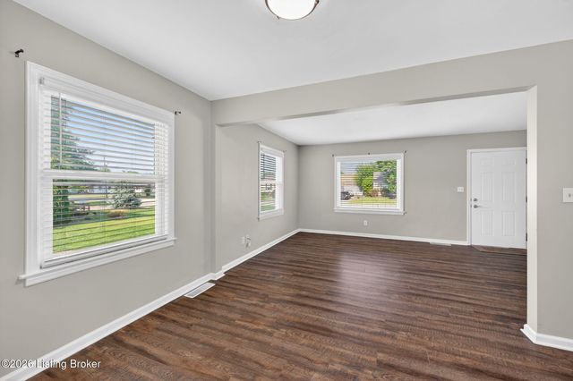 4019 Glenhurst Ave, Louisville, KY 40216