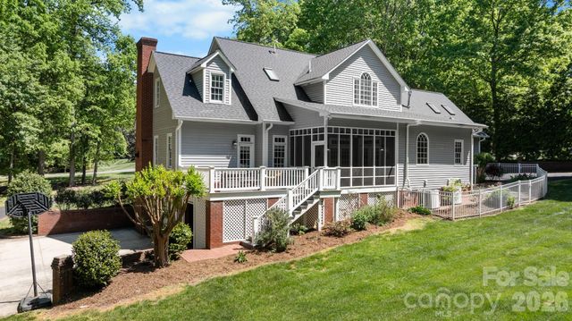 2953 Ninth Tee Drive, Newton, NC 28658