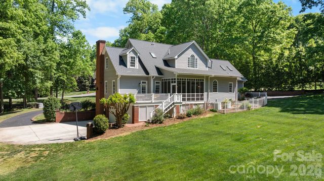 2953 Ninth Tee Drive, Newton, NC 28658