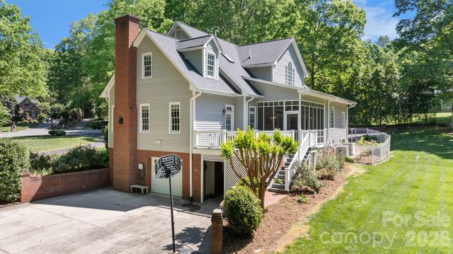 2953 Ninth Tee Drive, Newton, NC 28658