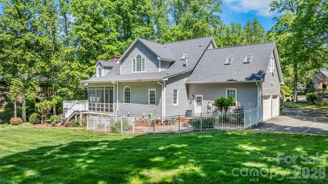 2953 Ninth Tee Drive, Newton, NC 28658