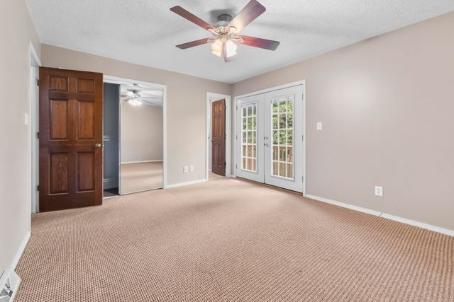 2126 S Wellington Avenue, Springfield, MO 65807