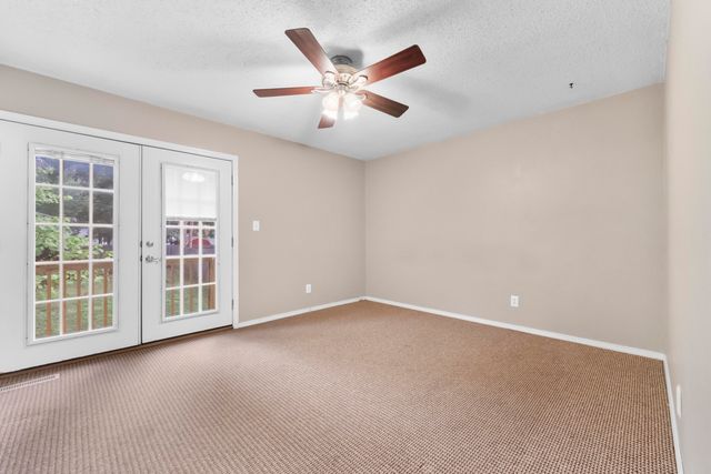 2126 S Wellington Avenue, Springfield, MO 65807