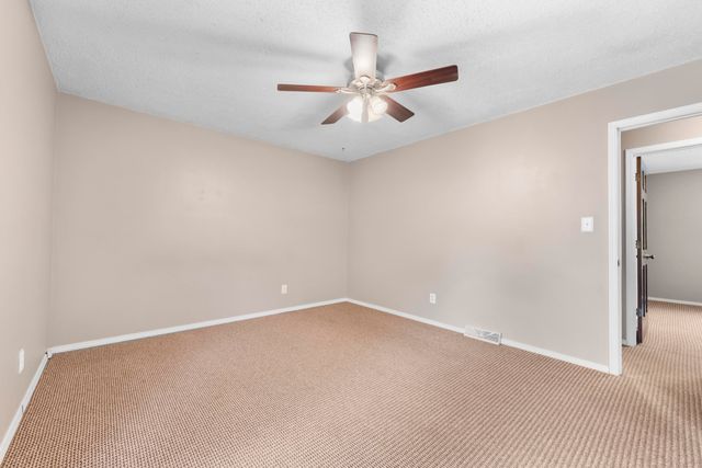 2126 S Wellington Avenue, Springfield, MO 65807