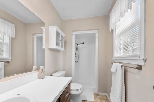 2126 S Wellington Avenue, Springfield, MO 65807