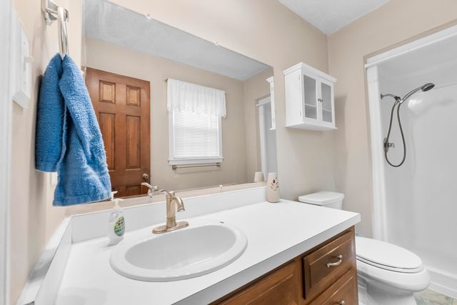 2126 S Wellington Avenue, Springfield, MO 65807