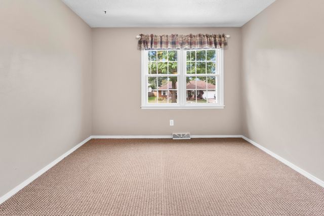 2126 S Wellington Avenue, Springfield, MO 65807