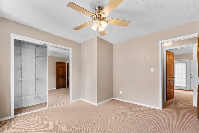 2126 S Wellington Avenue, Springfield, MO 65807