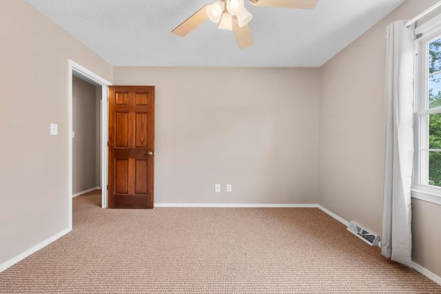 2126 S Wellington Avenue, Springfield, MO 65807