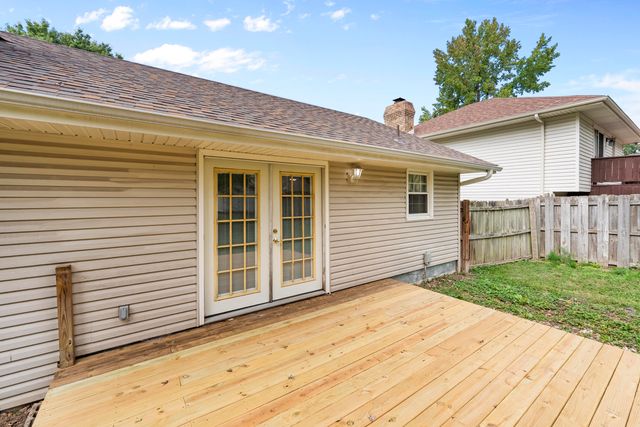 2126 S Wellington Avenue, Springfield, MO 65807