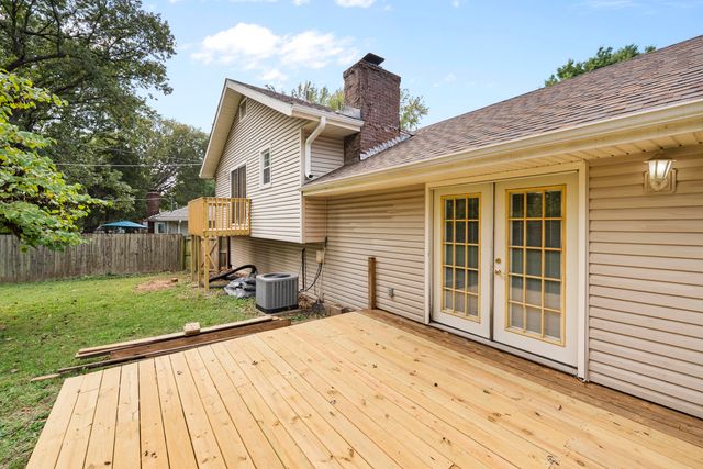 2126 S Wellington Avenue, Springfield, MO 65807