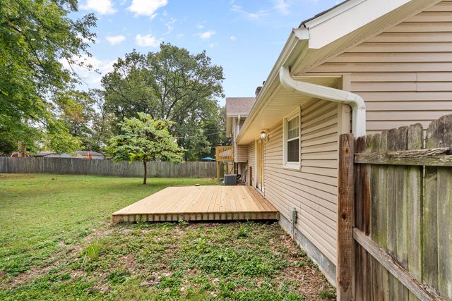 2126 S Wellington Avenue, Springfield, MO 65807