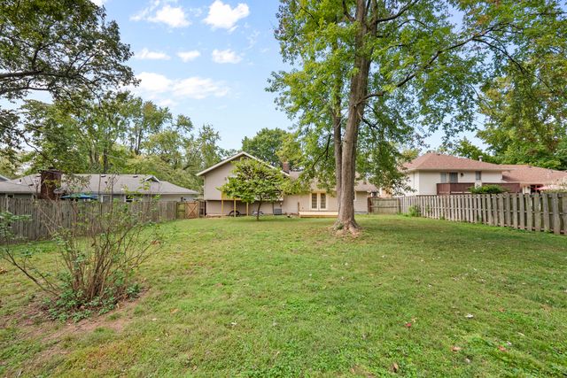 2126 S Wellington Avenue, Springfield, MO 65807