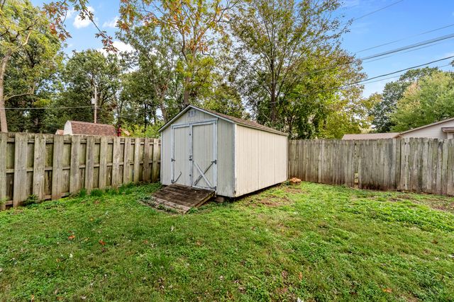 2126 S Wellington Avenue, Springfield, MO 65807