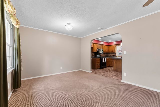 2126 S Wellington Avenue, Springfield, MO 65807