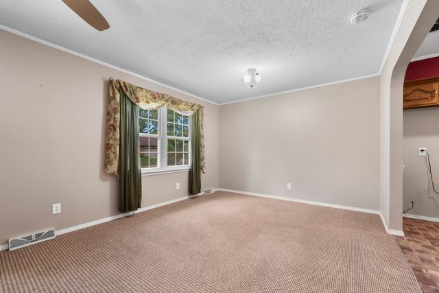 2126 S Wellington Avenue, Springfield, MO 65807