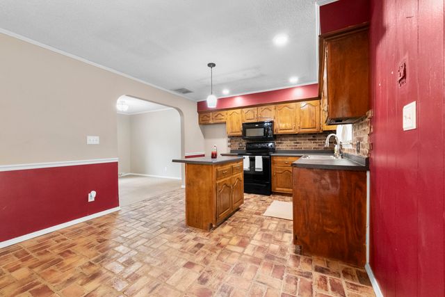 2126 S Wellington Avenue, Springfield, MO 65807