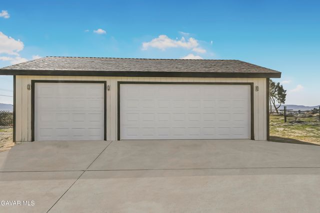 47703 E 28th Street, Lancaster, CA 93535