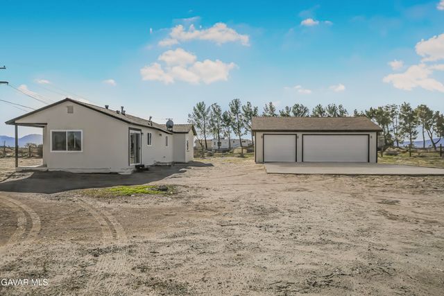 47703 E 28th Street, Lancaster, CA 93535