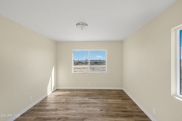 47703 E 28th Street, Lancaster, CA 93535