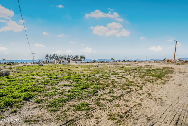 47703 E 28th Street, Lancaster, CA 93535