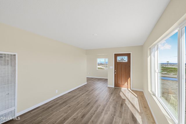 47703 E 28th Street, Lancaster, CA 93535