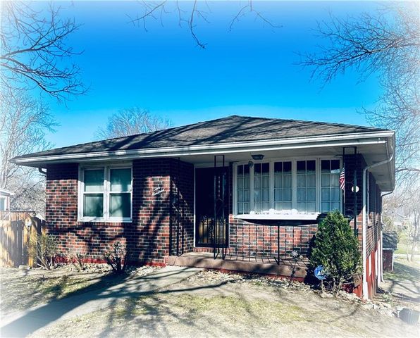 500 N Broadway Street, Leavenworth, KS 66048