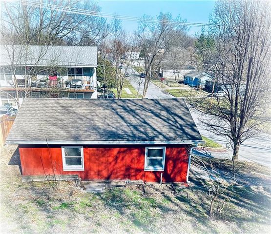 500 N Broadway Street, Leavenworth, KS 66048